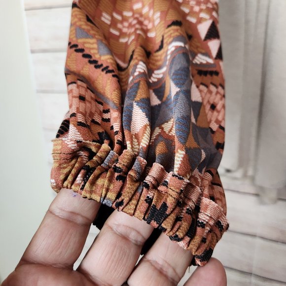 Gimmicks by BKE Brown and Cream Tunic Top - Picture 6 of 16